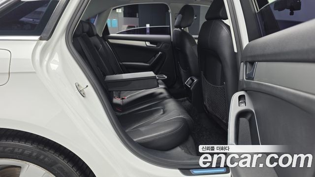 Audi A4 2012 — photo 12