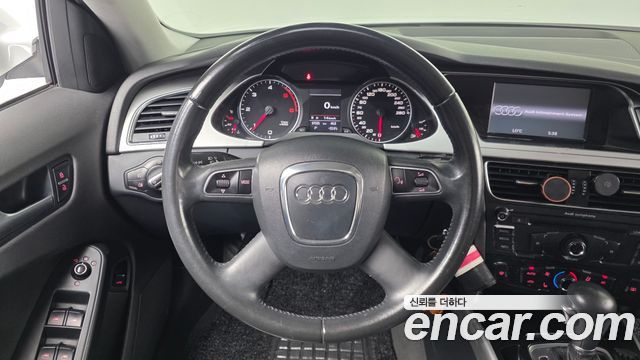 Audi A4 2012 — photo 13