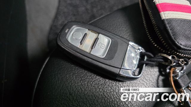 Audi A4 2012 — photo 17