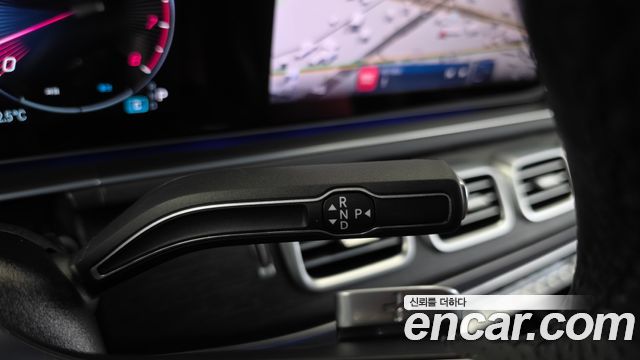 Mercedes-Benz GLE-Class 2025 — photo 12