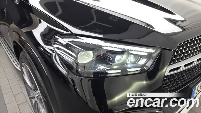 Mercedes-Benz GLE-Class 2025 — photo 8