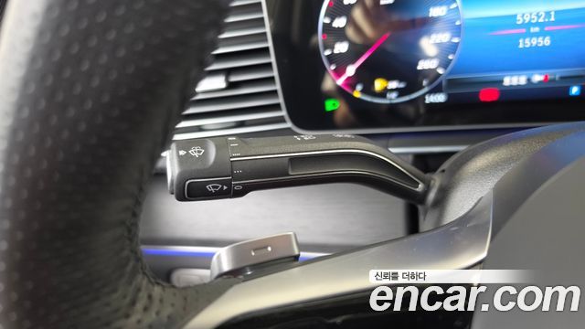 Mercedes-Benz GLE-Class 2025 — photo 27
