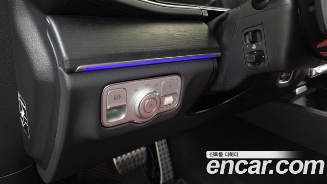 Mercedes-Benz GLE-Class 2025 — photo 31