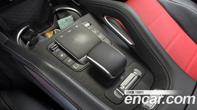 Mercedes-Benz GLE-Class 2025 — photo 32