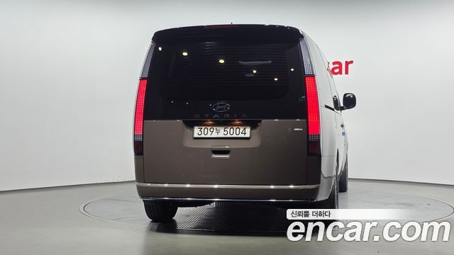 Hyundai Staria 2025 — photo 4