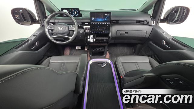 Hyundai Staria 2025 — photo 10