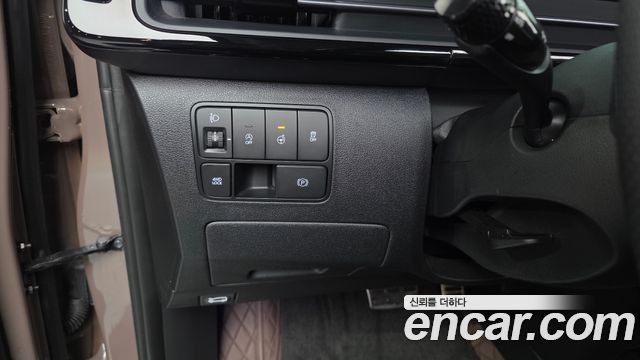 Hyundai Staria 2025 — photo 24