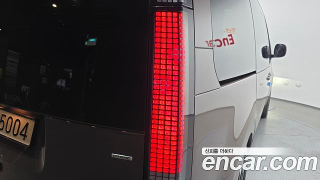 Hyundai Staria 2025 — photo 9