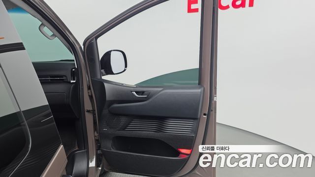 Hyundai Staria 2025 — photo 15