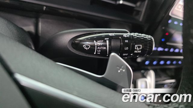 Hyundai Staria 2025 — photo 28