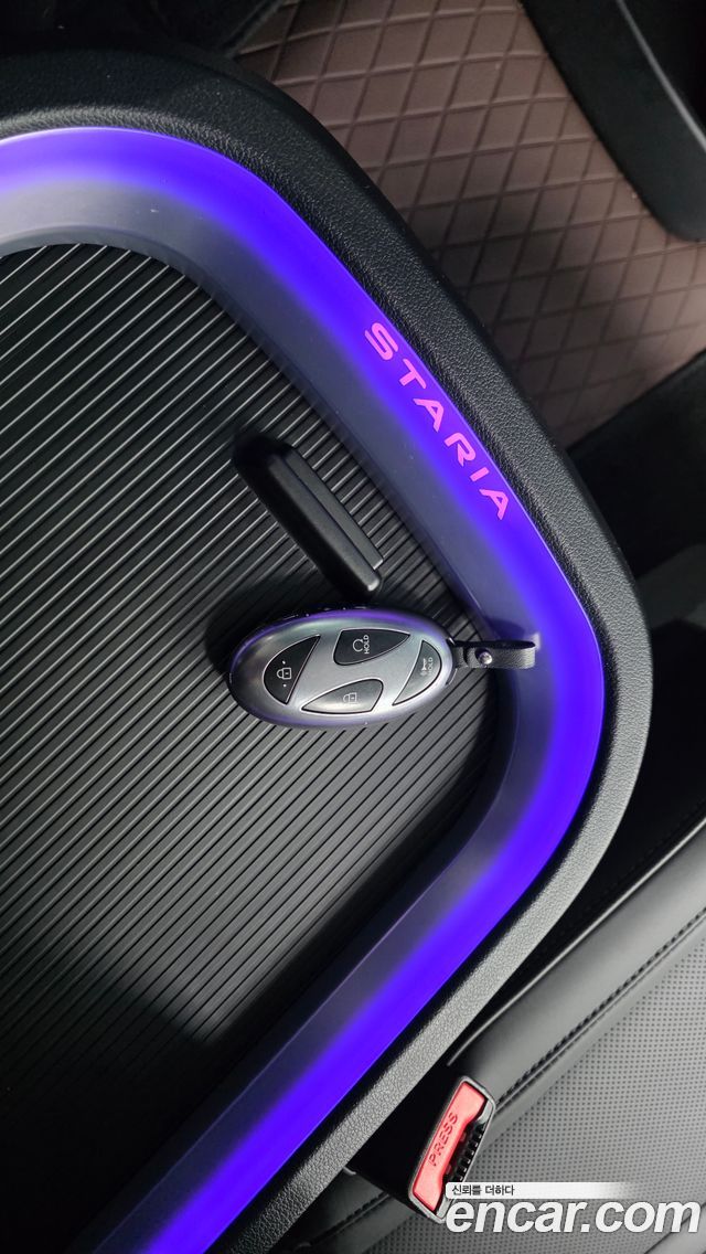 Hyundai Staria 2025 — photo 30