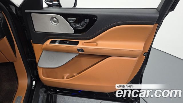 Lincoln Aviator 2021 — photo 14