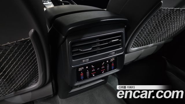 Audi Q8 2021 — photo 25