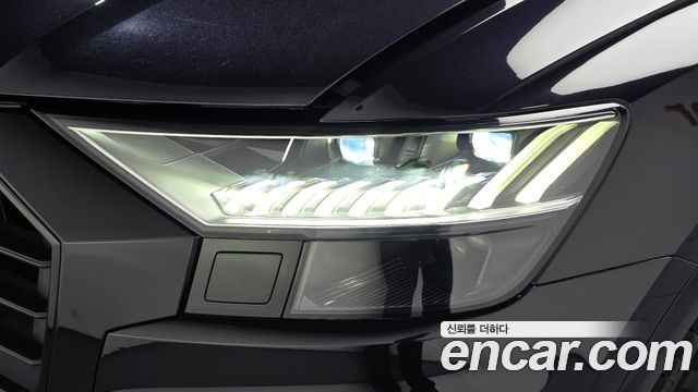 Audi Q8 2021 — photo 8