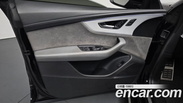 Audi Q8 2021 — photo 14