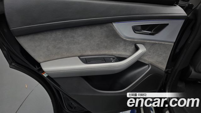 Audi Q8 2021 — photo 15
