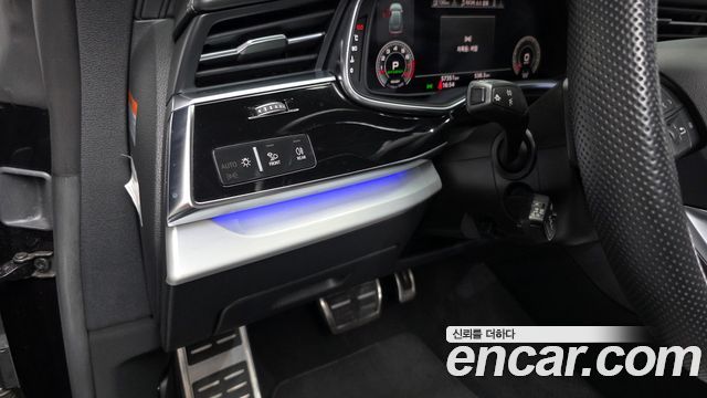 Audi Q8 2021 — photo 32
