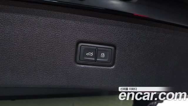 Audi Q8 2021 — photo 40