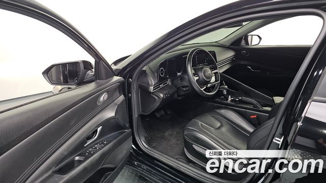 Hyundai AVANTE 2022 — photo 13