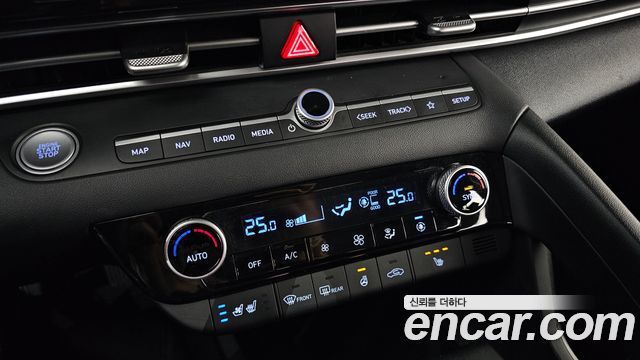 Hyundai AVANTE 2022 — photo 23