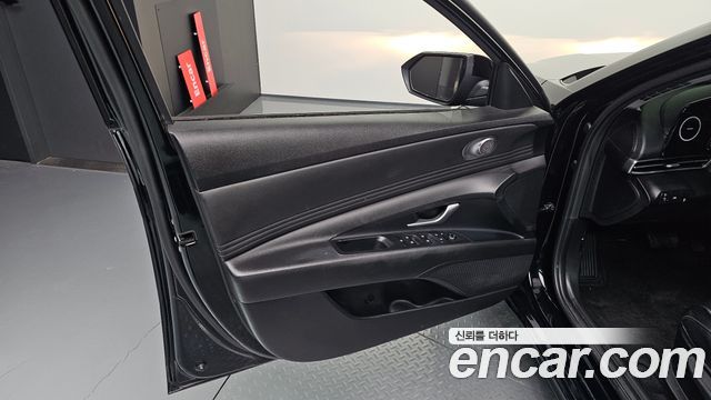 Hyundai AVANTE 2022 — photo 14