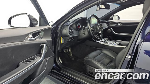 Kia Stinger 2019 — photo 10