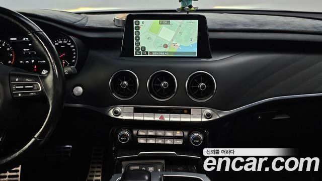 Kia Stinger 2019 — photo 16