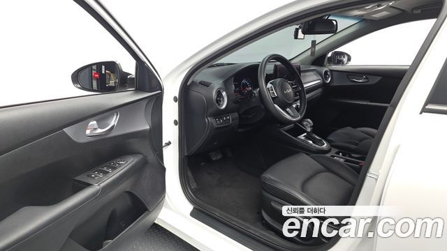 Kia K3 2023 — photo 13