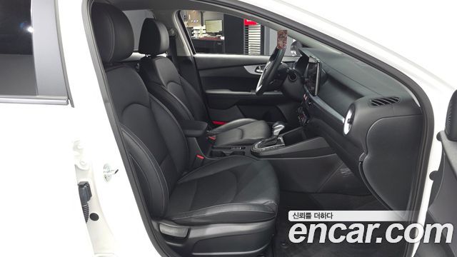Kia K3 2023 — photo 17