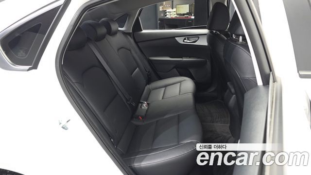 Kia K3 2023 — photo 18