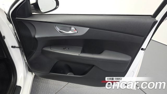 Kia K3 2023 — photo 14