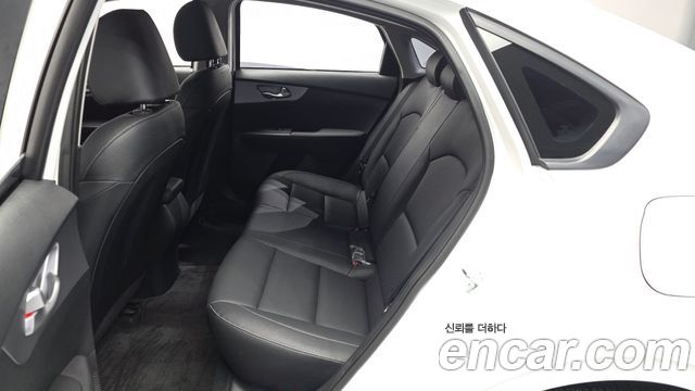 Kia K3 2023 — photo 16