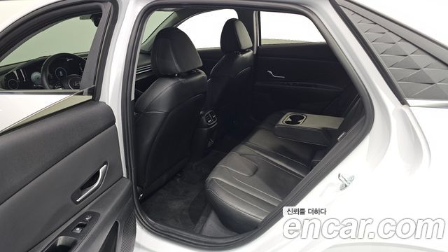 Hyundai AVANTE 2024 — photo 17