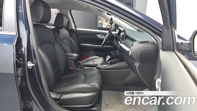 Kia K3 2019 — photo 17