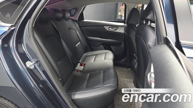 Kia K3 2019 — photo 18