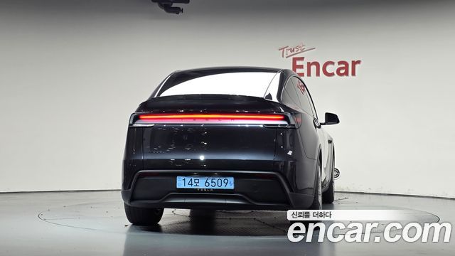Tesla Model Y 2026 — photo 4