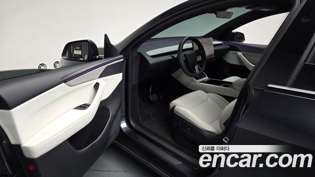 Tesla Model Y 2026 — photo 13