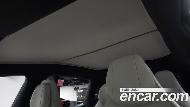 Tesla Model Y 2026 — photo 25