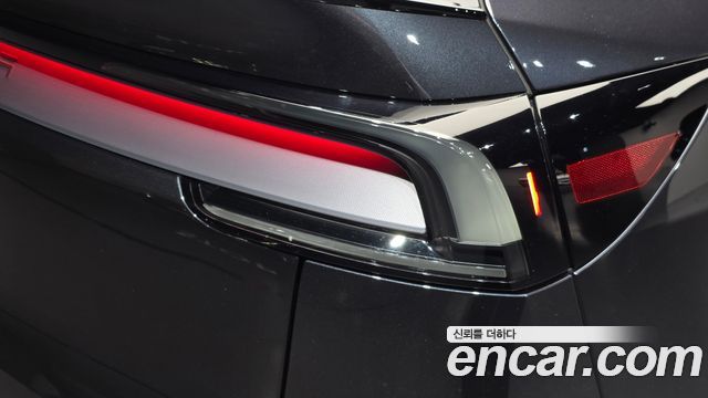 Tesla Model Y 2026 — photo 9