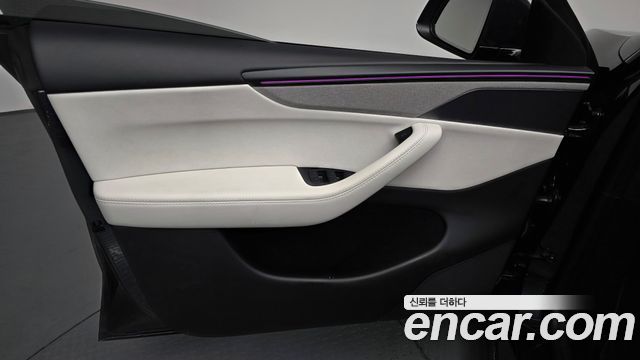 Tesla Model Y 2026 — photo 14