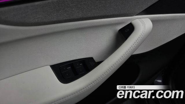 Tesla Model Y 2026 — photo 30