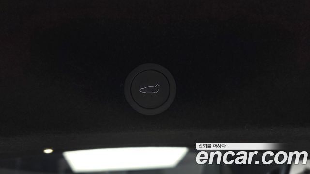 Tesla Model Y 2026 — photo 32