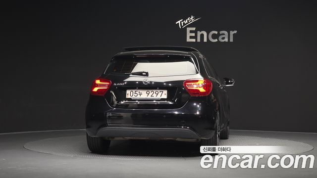 Mercedes-Benz A-Class 2018 — photo 4