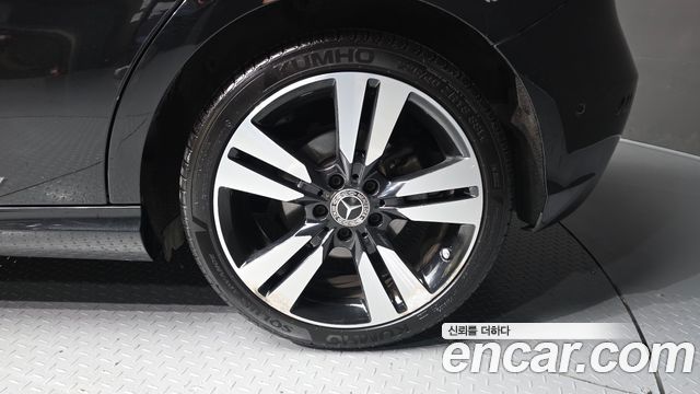 Mercedes-Benz A-Class 2018 — photo 5