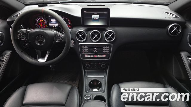 Mercedes-Benz A-Class 2018 — photo 10