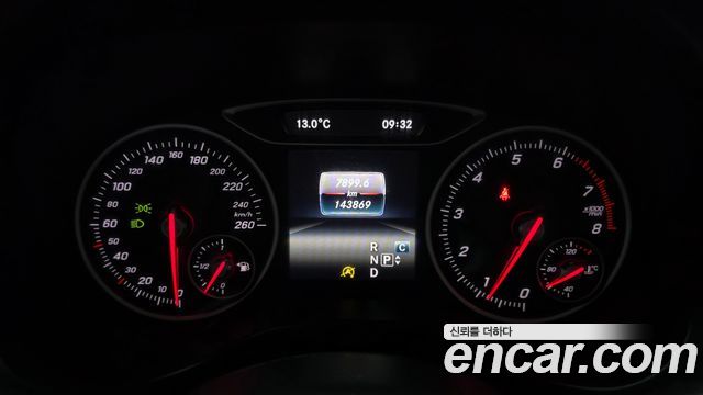 Mercedes-Benz A-Class 2018 — photo 11