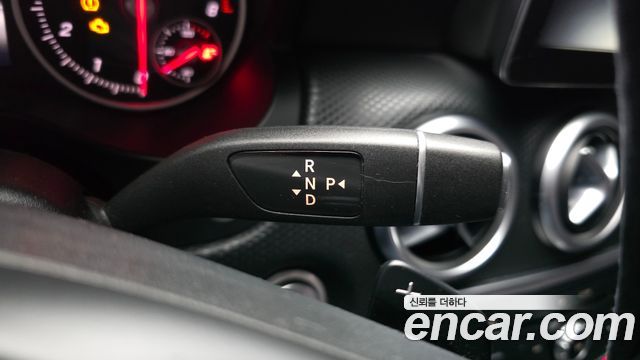 Mercedes-Benz A-Class 2018 — photo 12