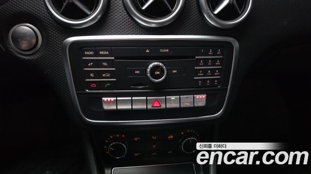 Mercedes-Benz A-Class 2018 — photo 21