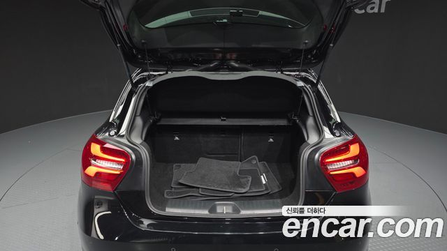 Mercedes-Benz A-Class 2018 — photo 26