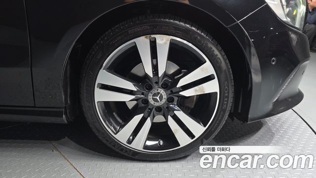 Mercedes-Benz A-Class 2018 — photo 7